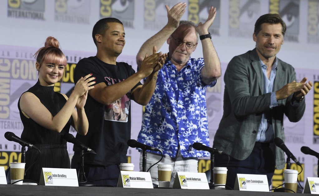 "Game of Thrones" brinda y bromea por última vez en la Comic-Con