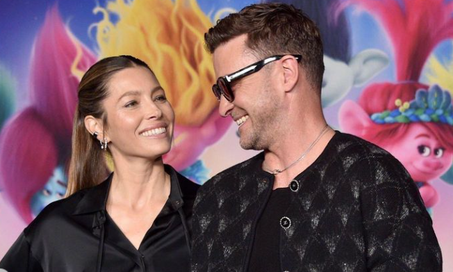 Jessica Biel presume con orgullo impresionantes abs de Justin Timberlake