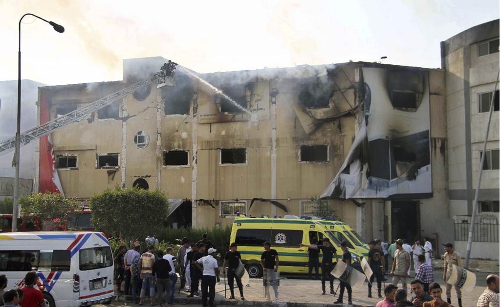 Incendio en fábrica en Egipto deja 19 muertos