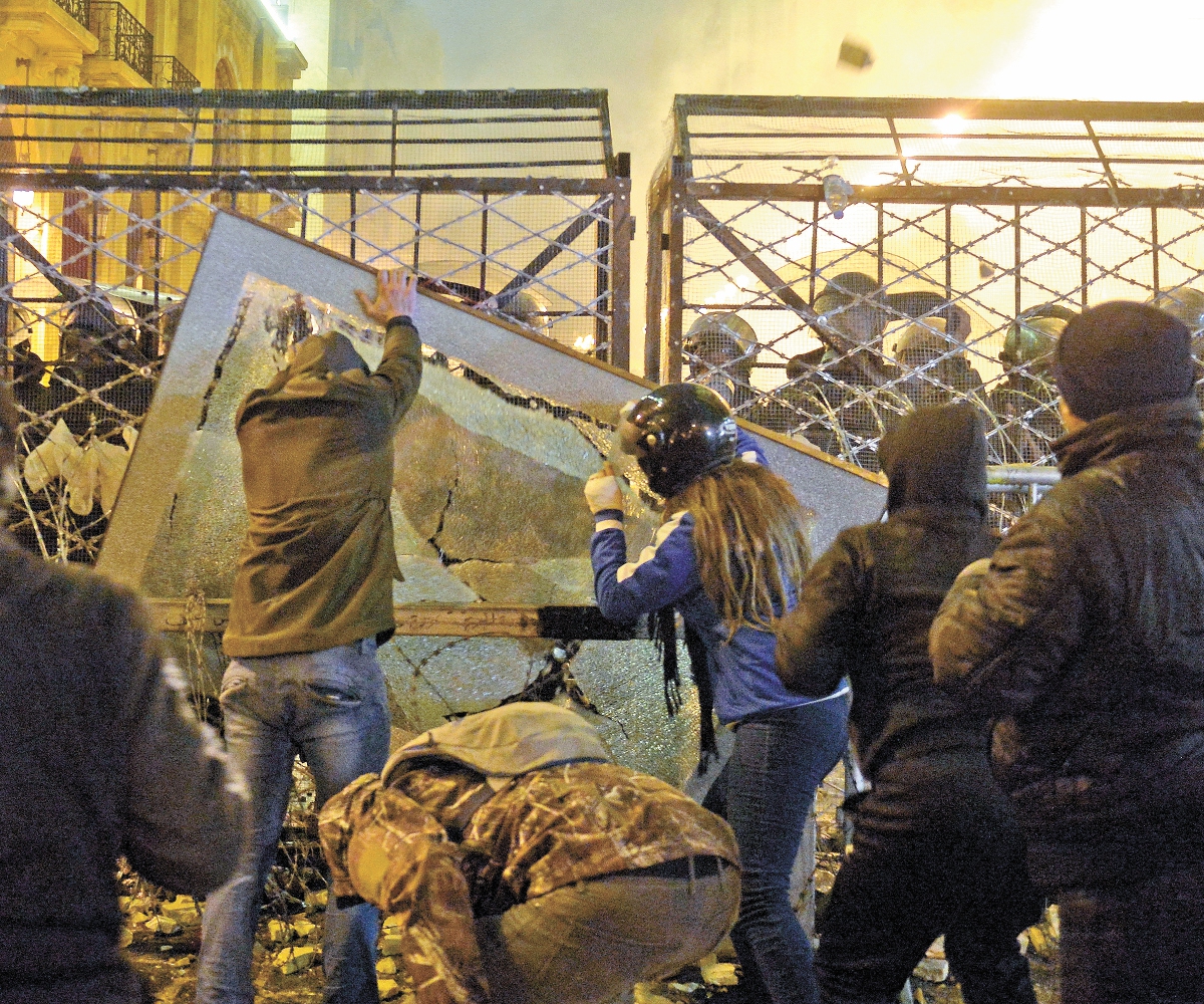 Líbano: suman 400 heridos por protestas