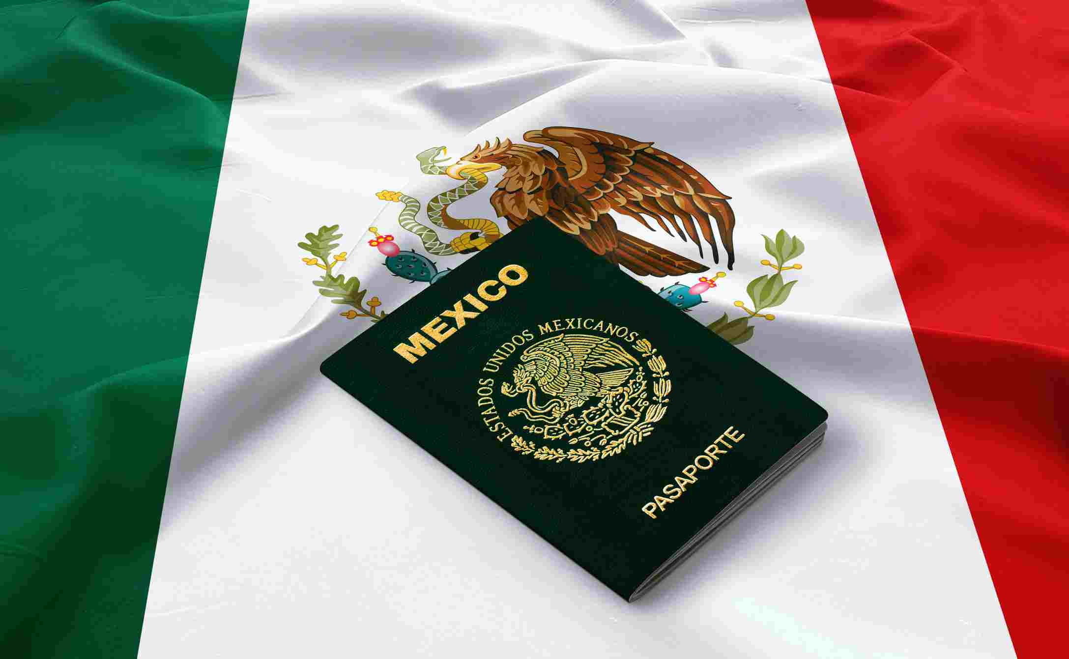 Los más de 100 países que puede visitar un mexicano sin visa y sólo con su pasaporte