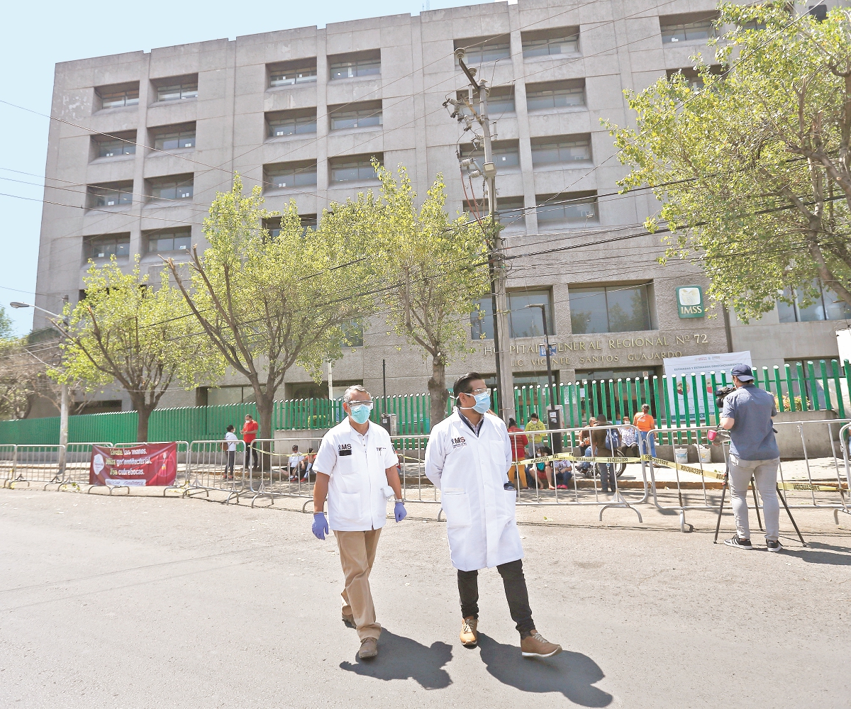 No usar uniformes en calle, pide IMSS a su personal