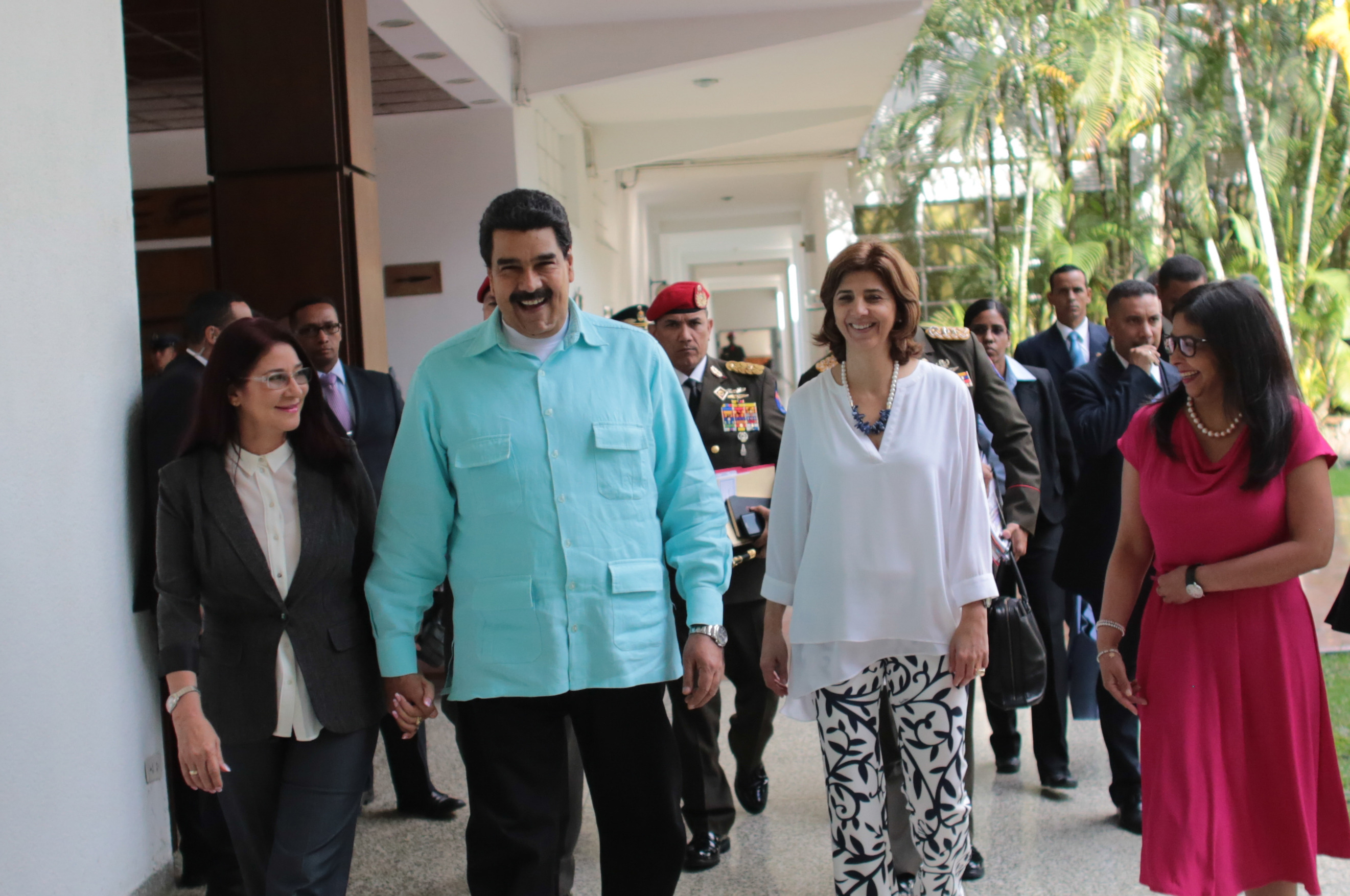 Nicolás Maduro dialoga con canciller colombiana sobre frontera