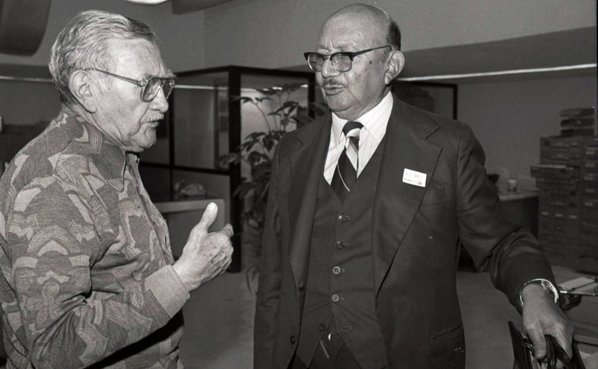 Cuando Goyo Cárdenas visitó el Archivo Fotográfico de EL UNIVERSAL