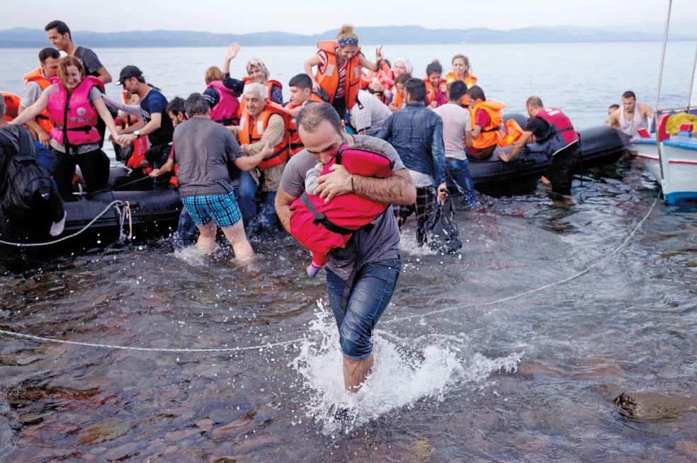 Reclaman repartir a 160 mil refugiados