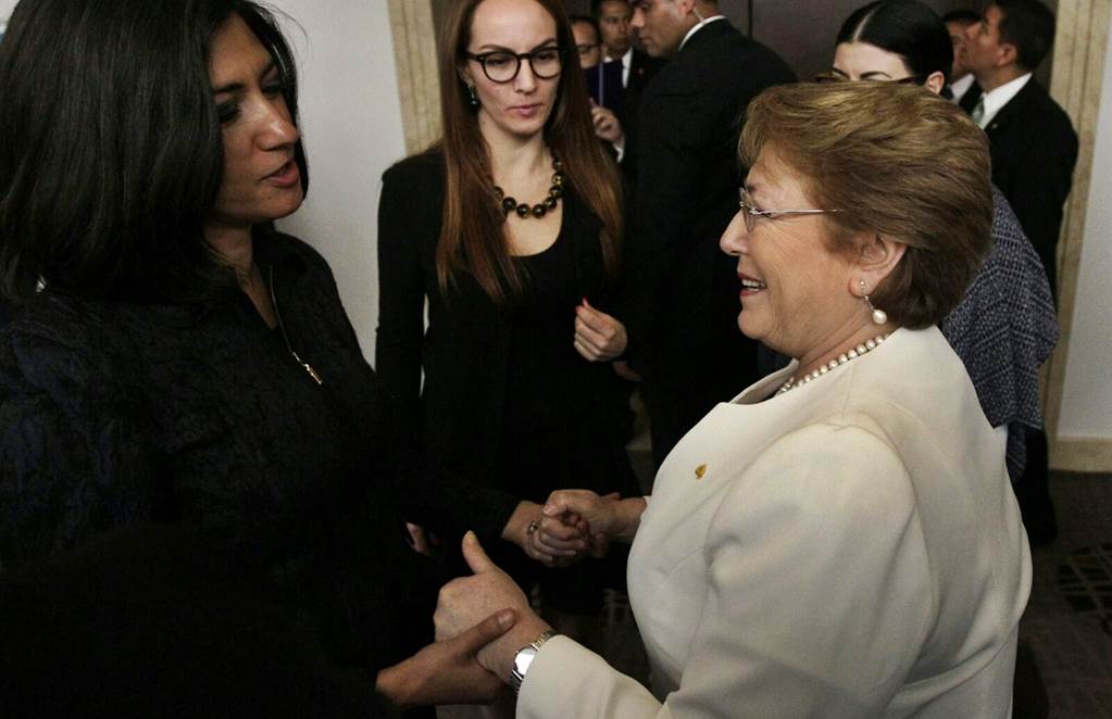 Bachelet insta a mujeres a ser partícipes en decisiones