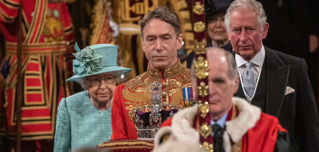 El esposo de Rose Hanbury, supuesta amante del príncipe William, fue el encargado de cargar la Corona Imperial de la reina Isabel 