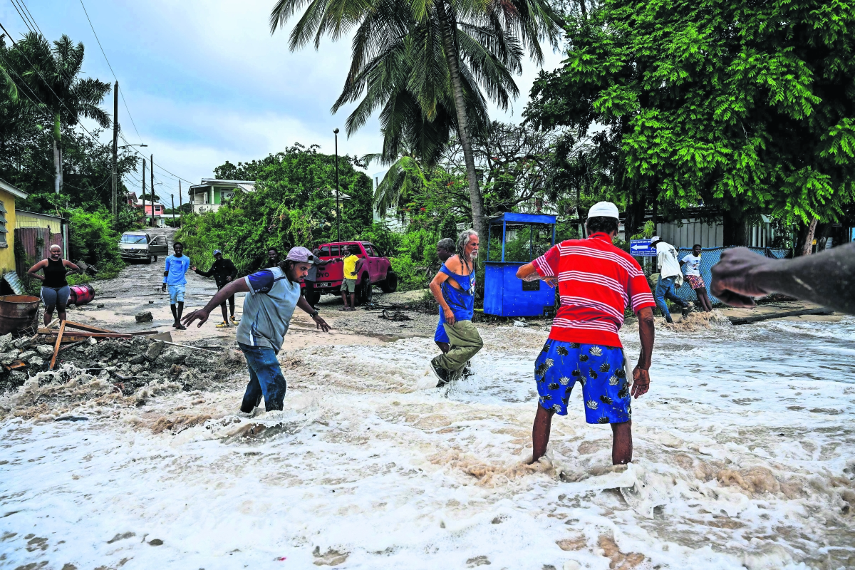 Beryl deja un muerto y devastación a lo largo del Caribe