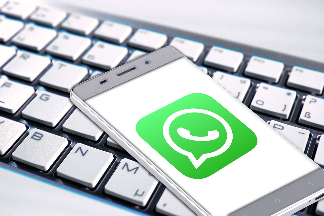 Descubre cómo enviar mensajes de voz en WhatsApp Web