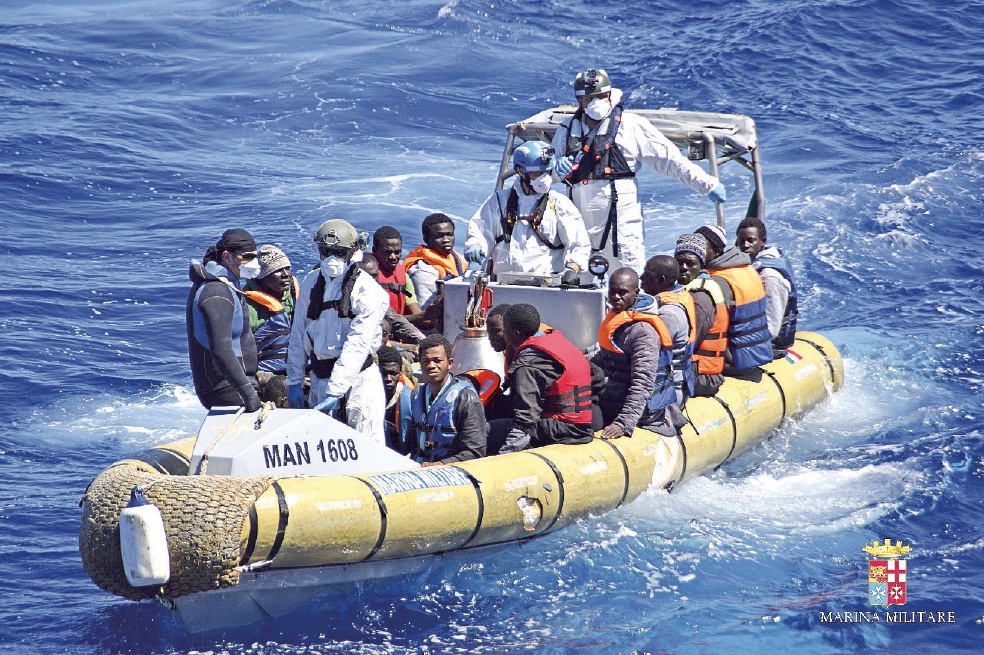 Italia rescata a más de 2 mil personas en el Mediterráneo