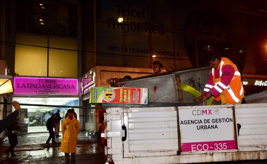 Retiran puestos ambulantes de Eje Central 