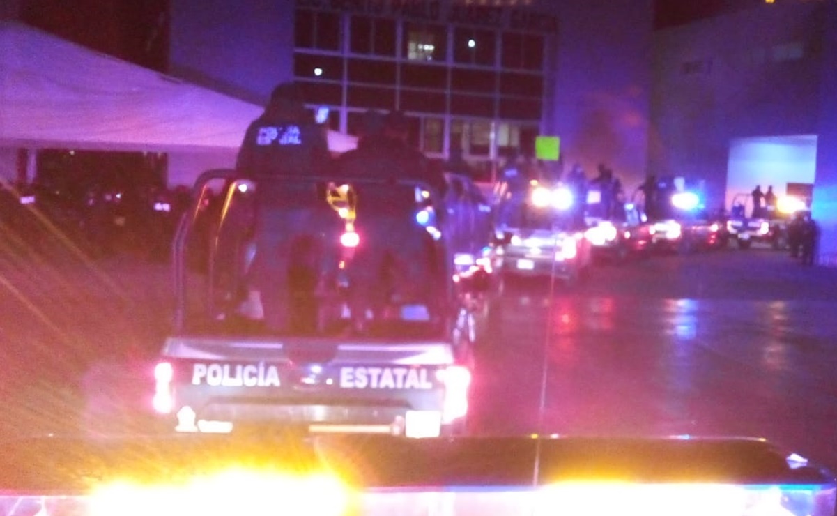 Policía estatal de Oaxaca se dirige a Guelatao para protestar en evento de AMLO