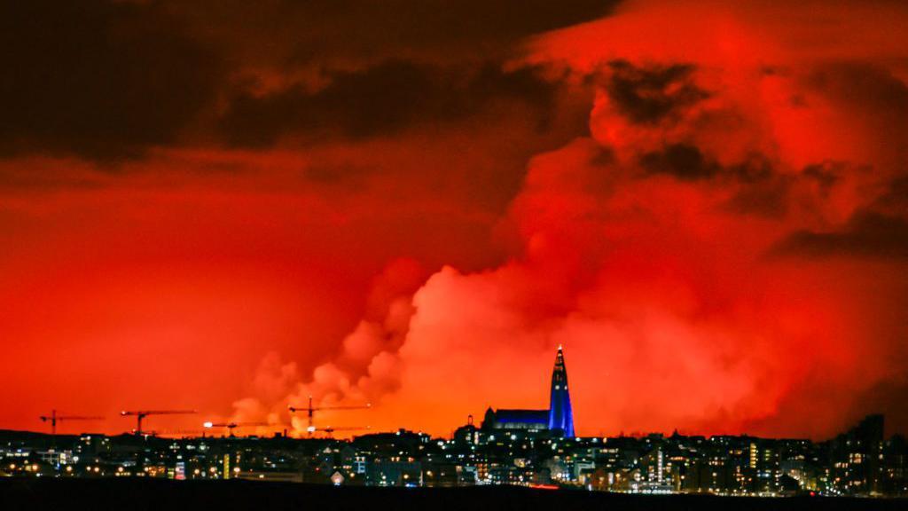 Así fue la declaración de estado de emergencia en Islandia por la cuarta erupción volcánica 