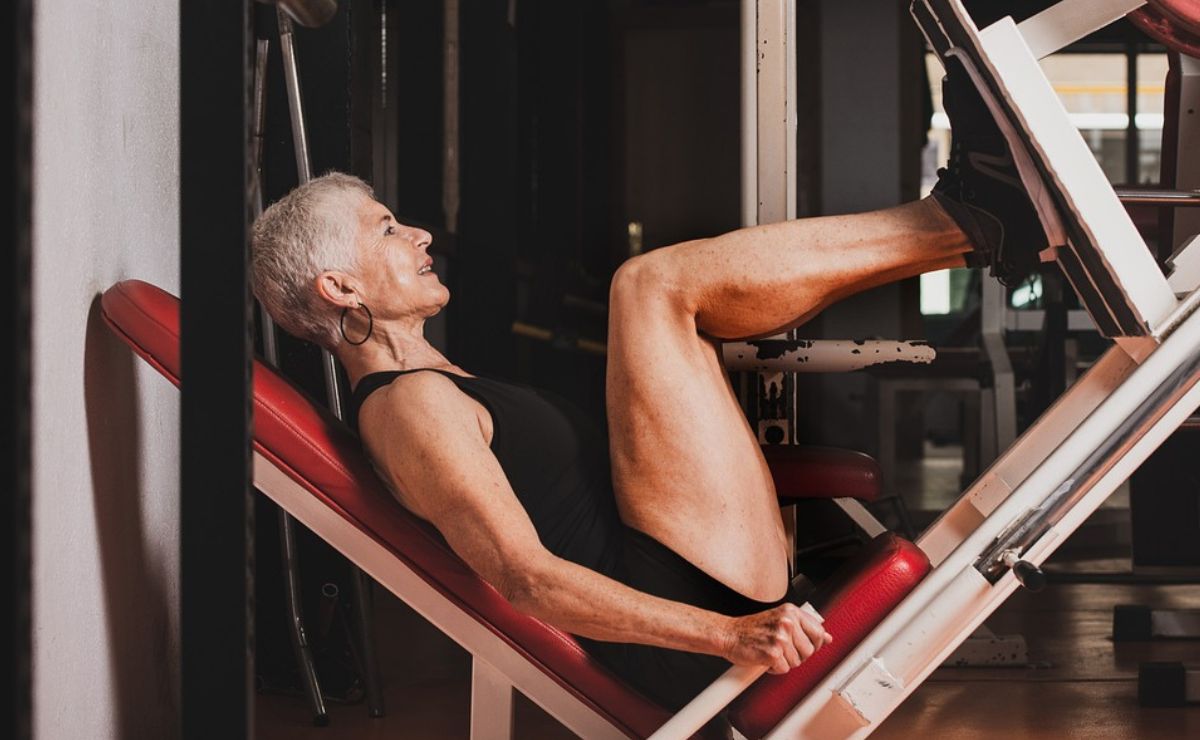 Conoce la rutina para fortalecer el abdomen después de los 60