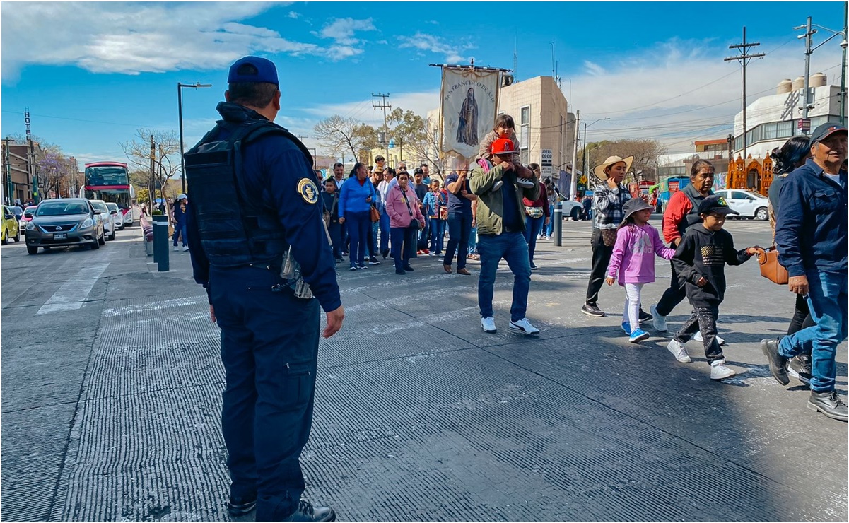 Arriban peregrinos a la Basílica de Guadalupe procedentes de Puebla