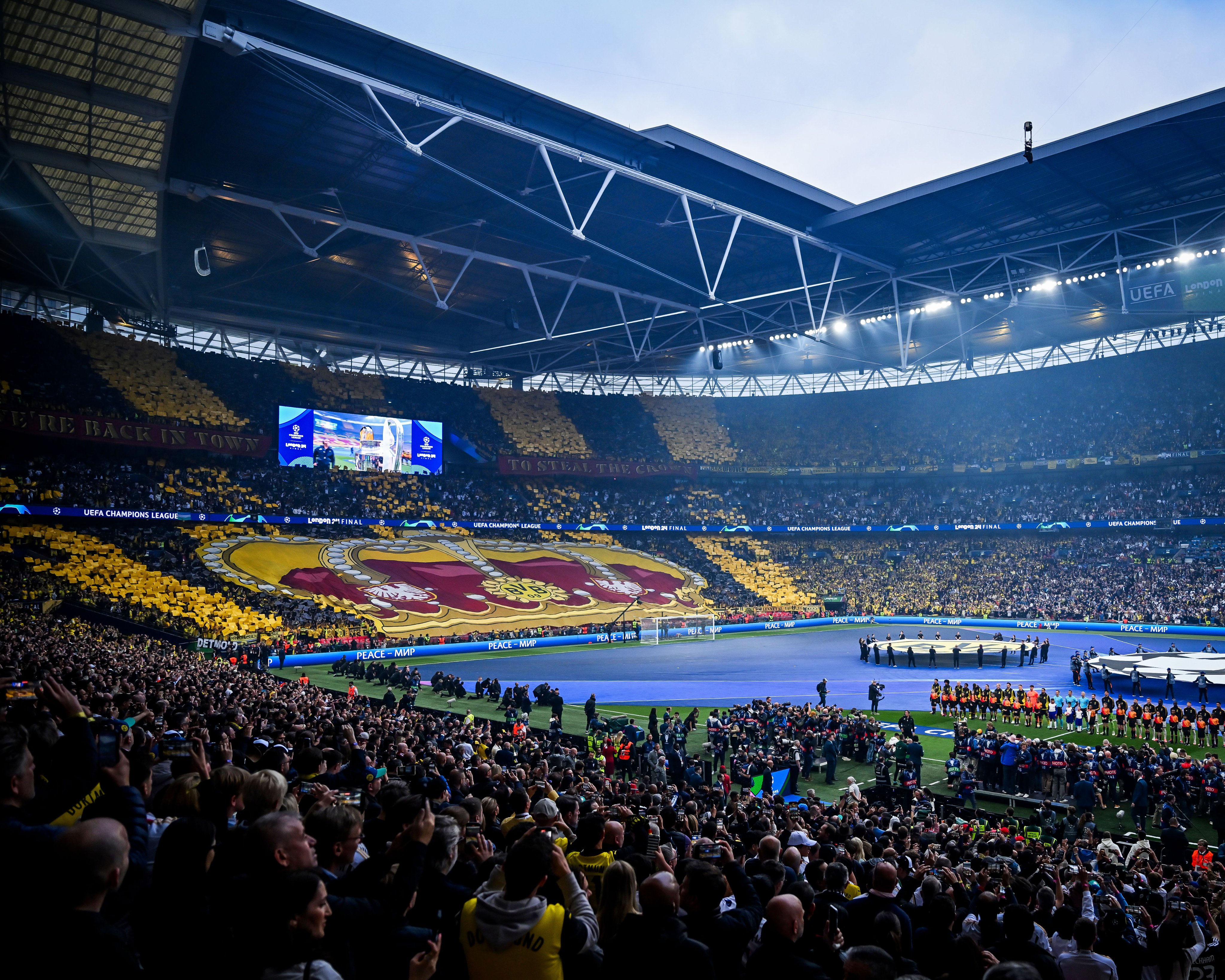 Champions League: El impresionante recibimiento del Borussia Dortmund y del Real Madrid