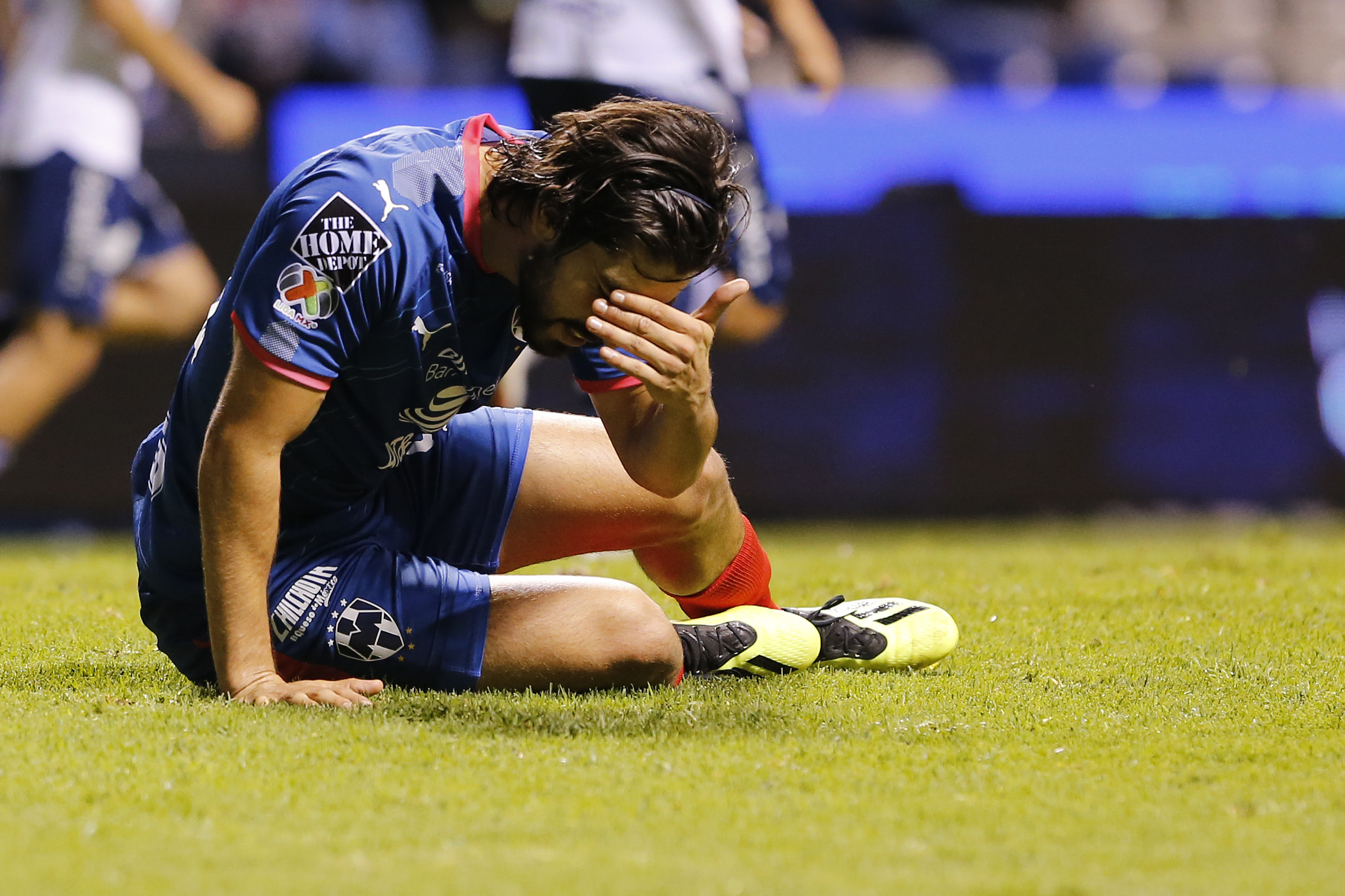 Rodolfo Pizarro baja para la Selección Mexicana