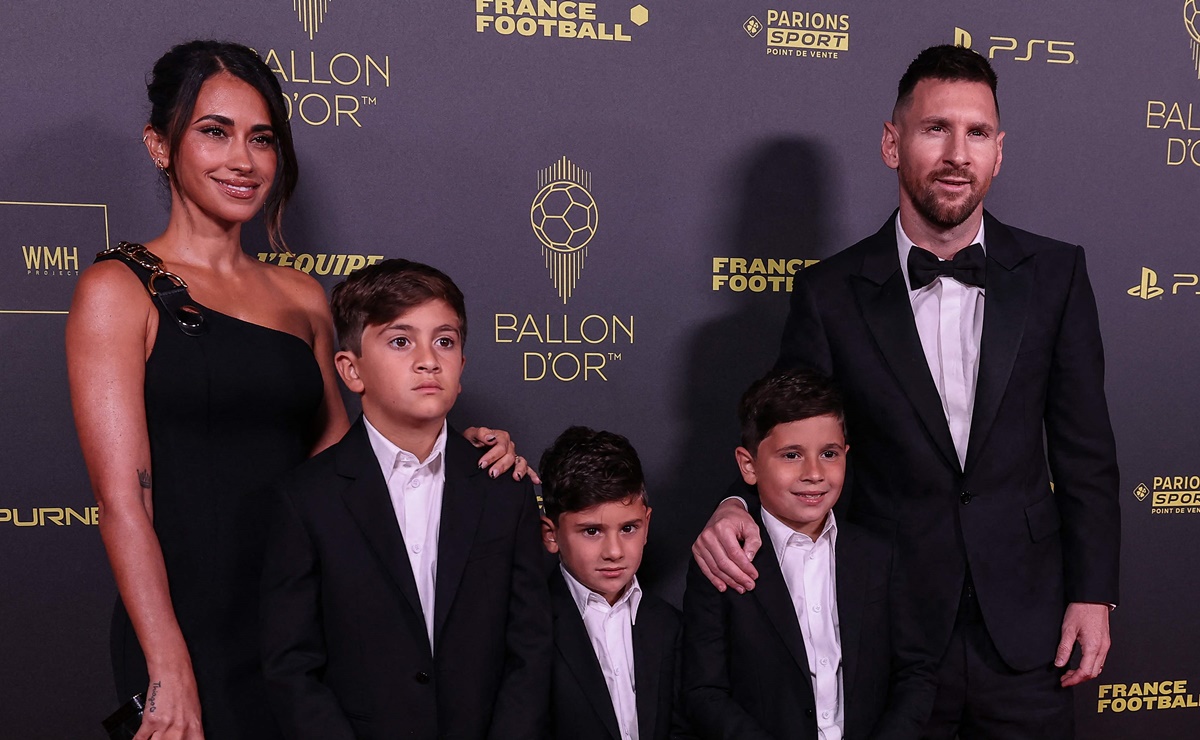 Antonela Roccuzzo posa junto a Messi ataviada con un espectacular atuendo total black