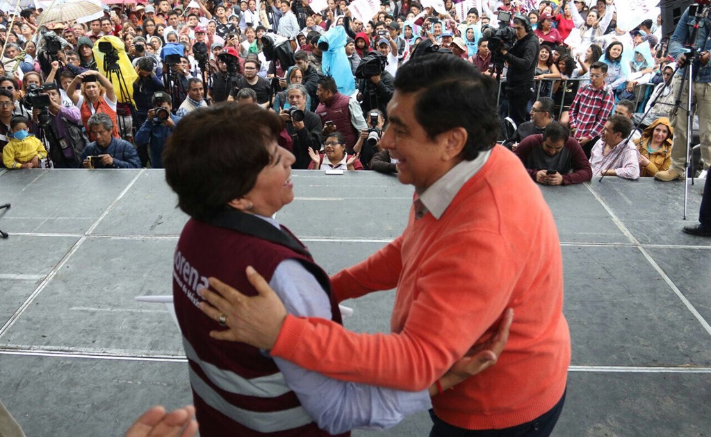 "Huicho Domínguez" acompaña a Delfina previo a cierre de campaña