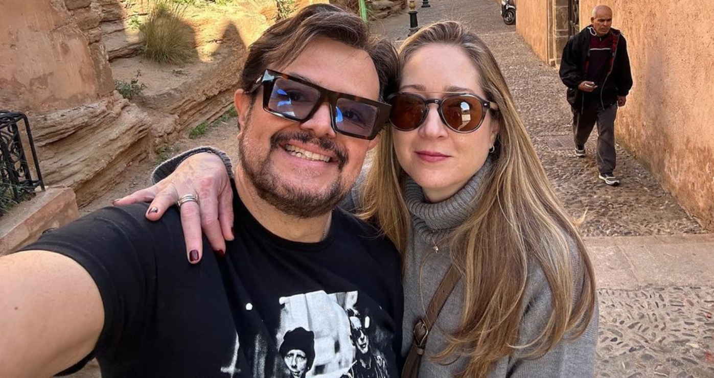 Aleks Syntek responde a polémica; ¿empezó noviazgo con su esposa cuando ella era menor de edad?