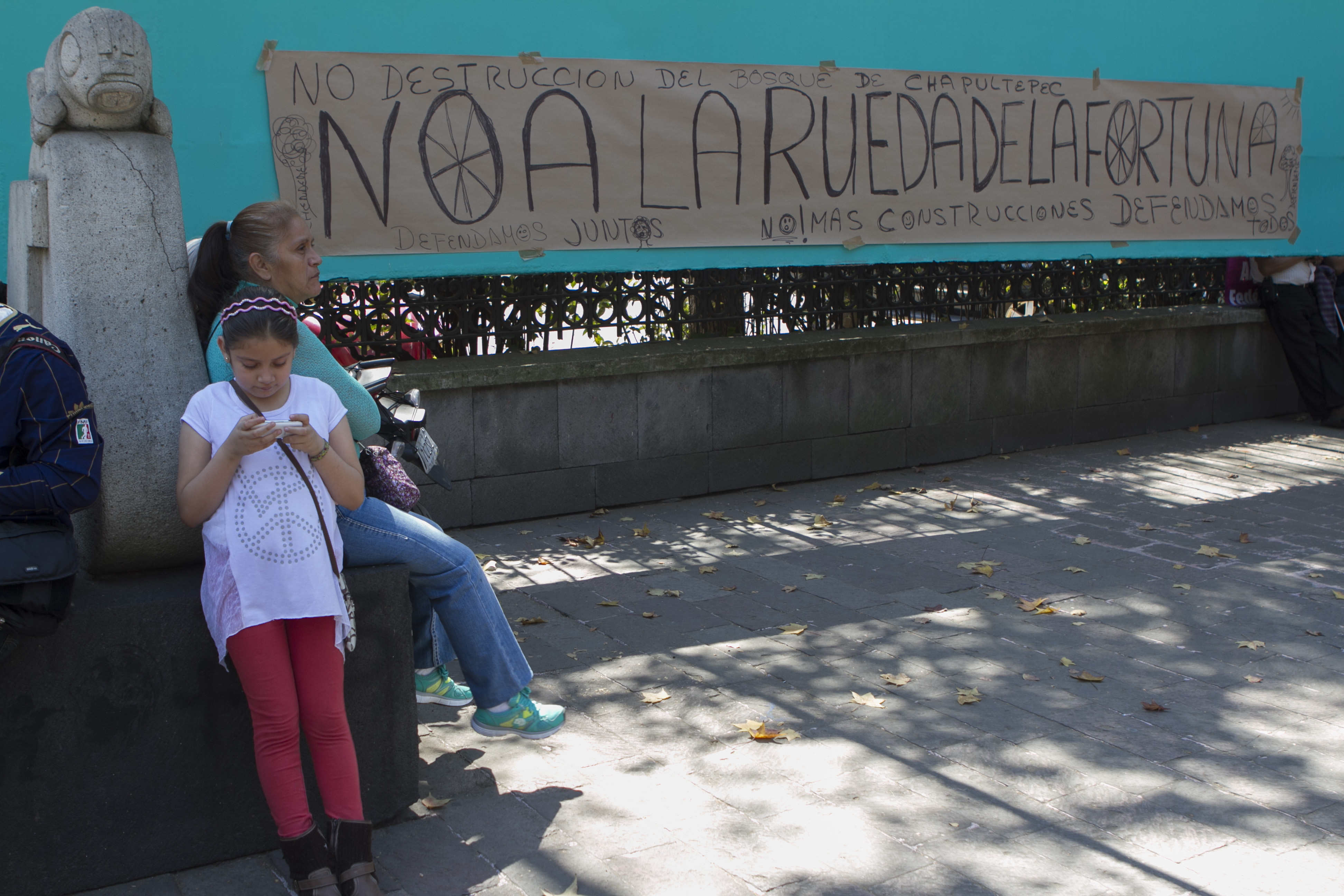 Protestan contra rueda de la fortuna en Chapultepec