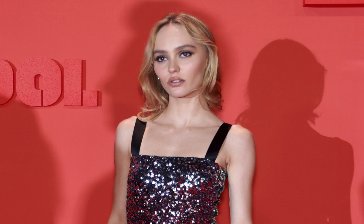 Lily-Rose Depp conquista Cannes con minivestido de lentejuelas en medio de polémica por ‘The Idol’