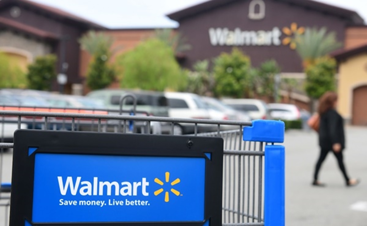 Un hombre y una mujer protagonizan tiroteo en Walmart