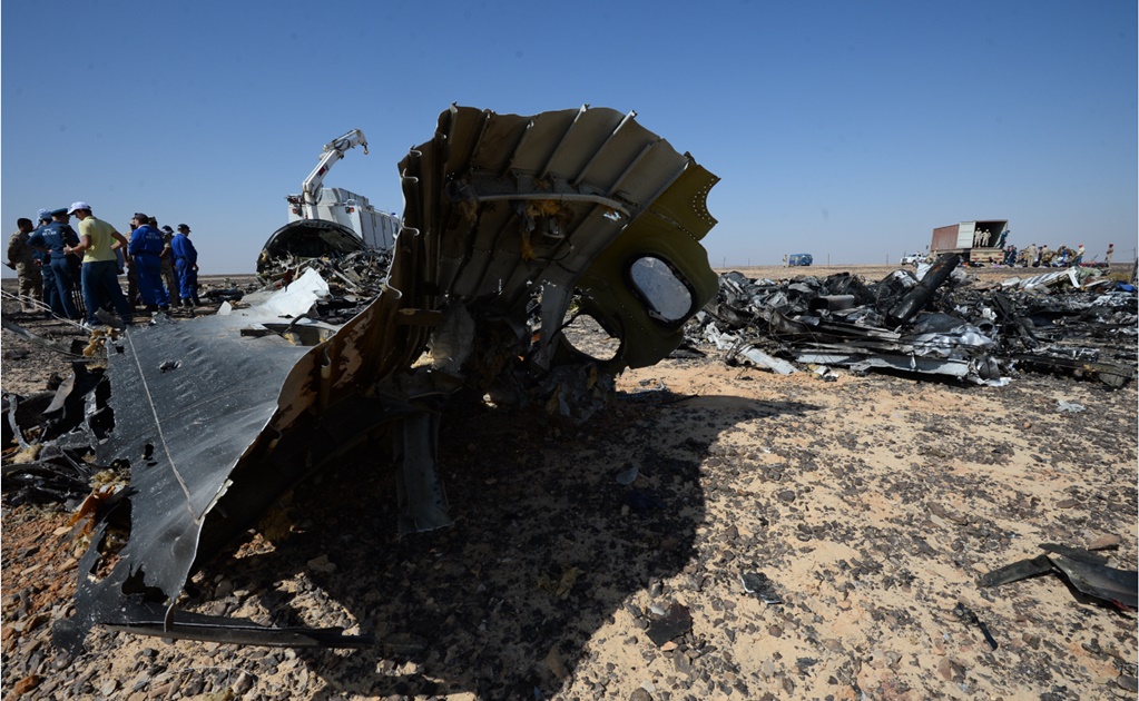 EI insiste que derribó avión ruso; explosión a bordo es posible