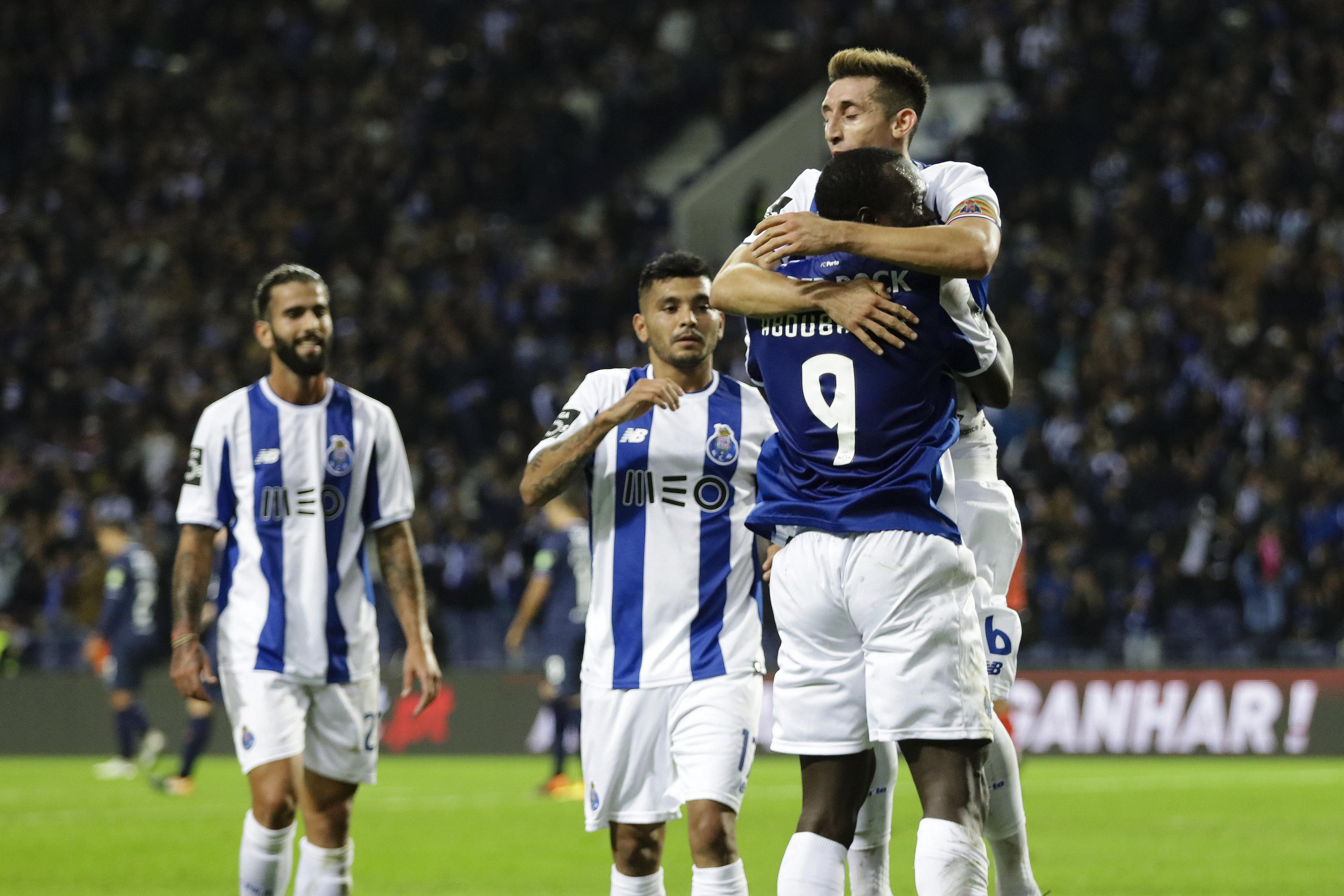 Héctor Herrera anota y asiste en triunfo de Porto