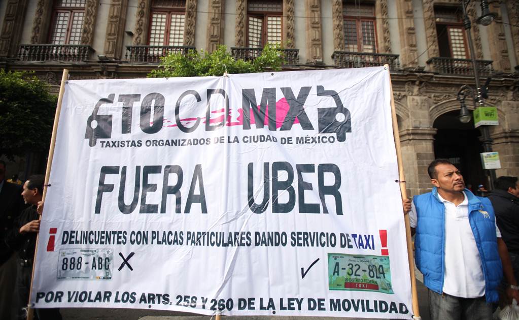 Taxistas del DF marcharán mañana contra Uber  