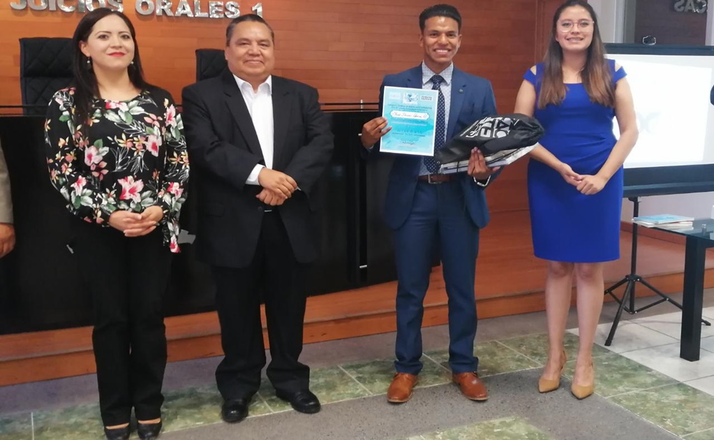 Estudiante de Ciencias Políticas gana Concurso de Oratoria de EL UNIVERSAL en Zacatecas