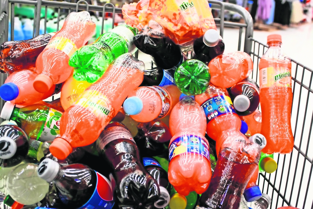 Inflación y salud no quitan la sed de refresco: sube consumo