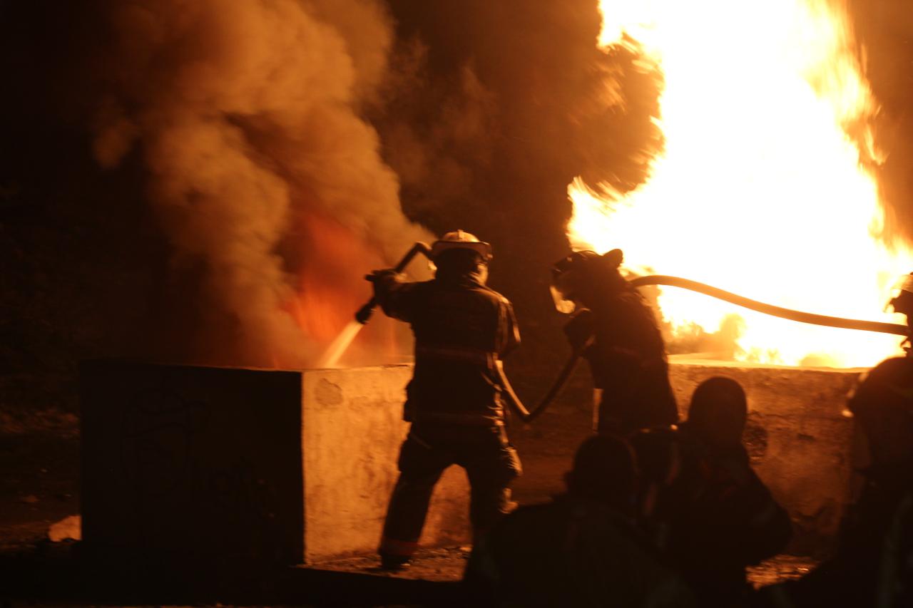 Se registra fuerte incendio en respiradores de Río de los Remedios, Ecatepec 