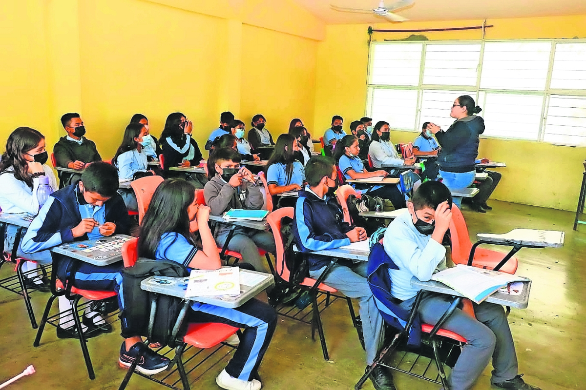 Estudiantes no son escuchados en las escuelas, alertan organismos 