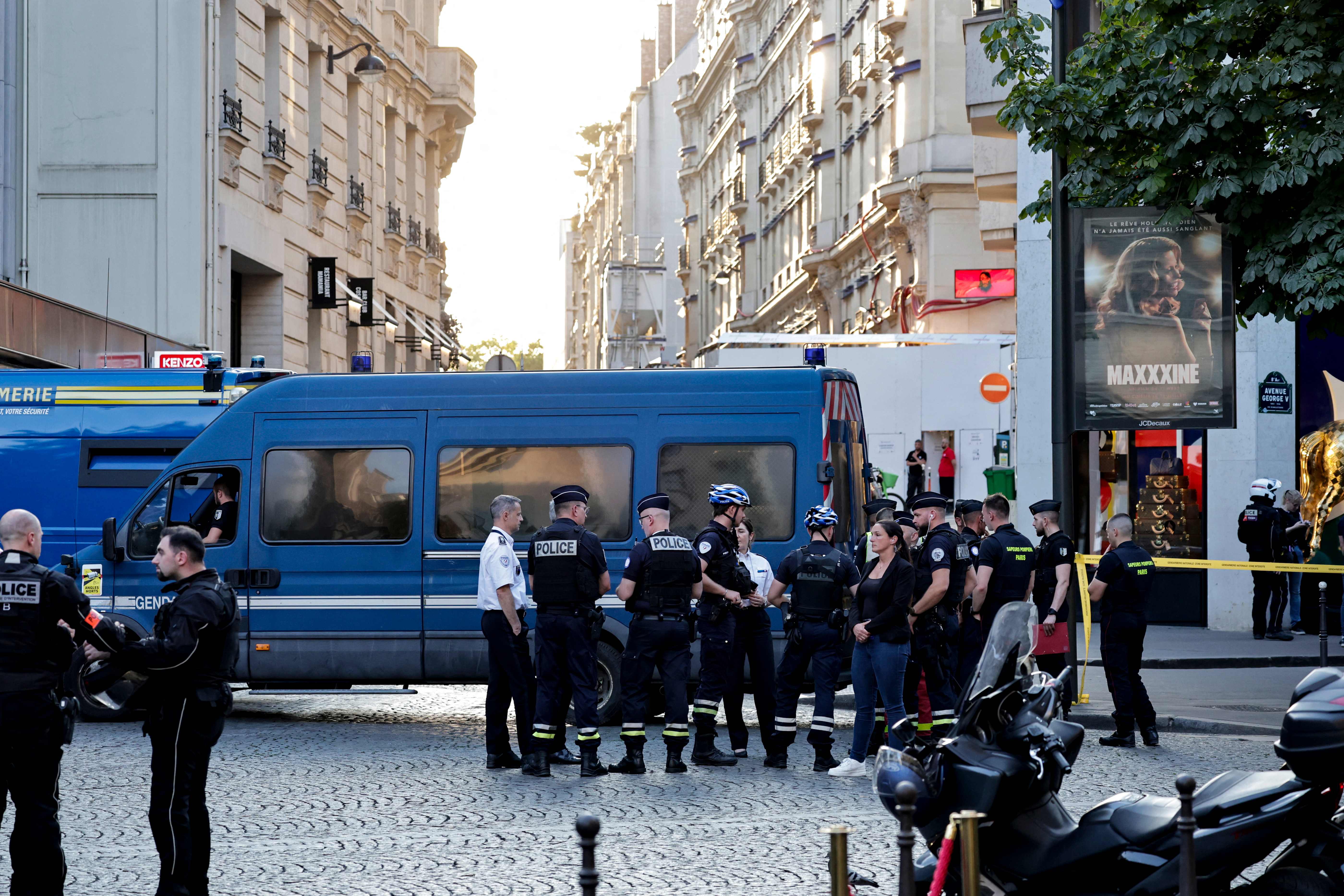 Reportan un policía herido en ataque con cuchillo en París días antes de los Olímpicos