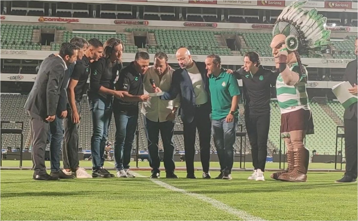 Santos inaugura la Copa Santos Peñoles 2024 en el Estadio Corona