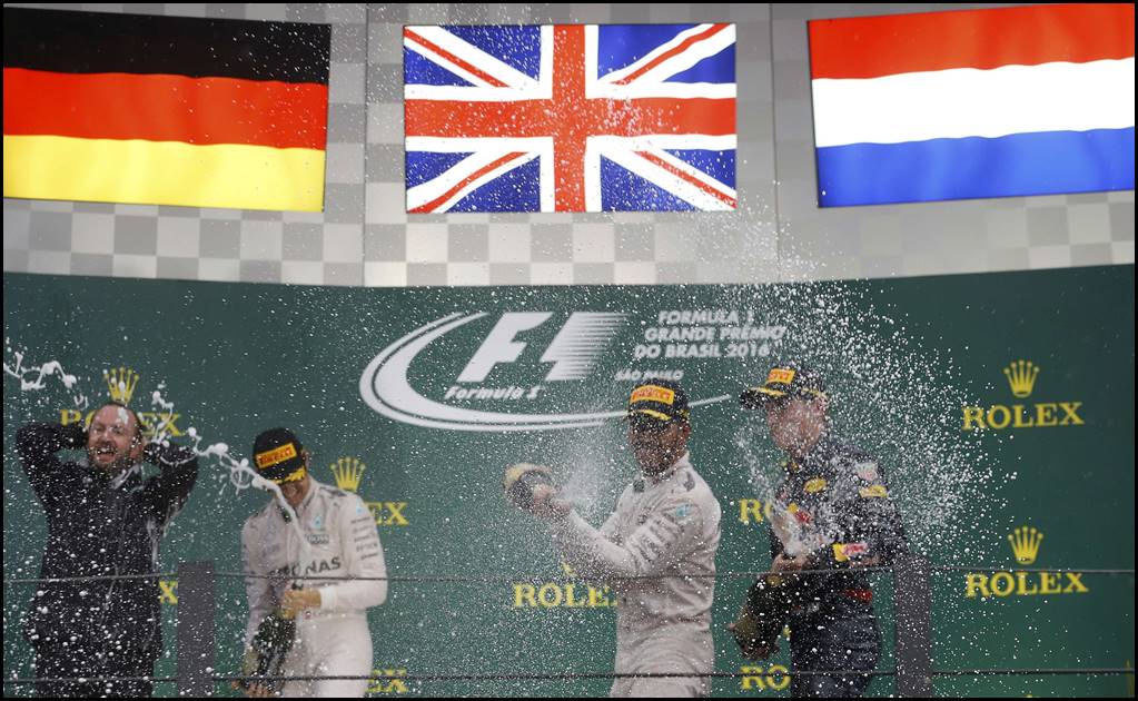 Hamilton se lleva el GP de Brasil