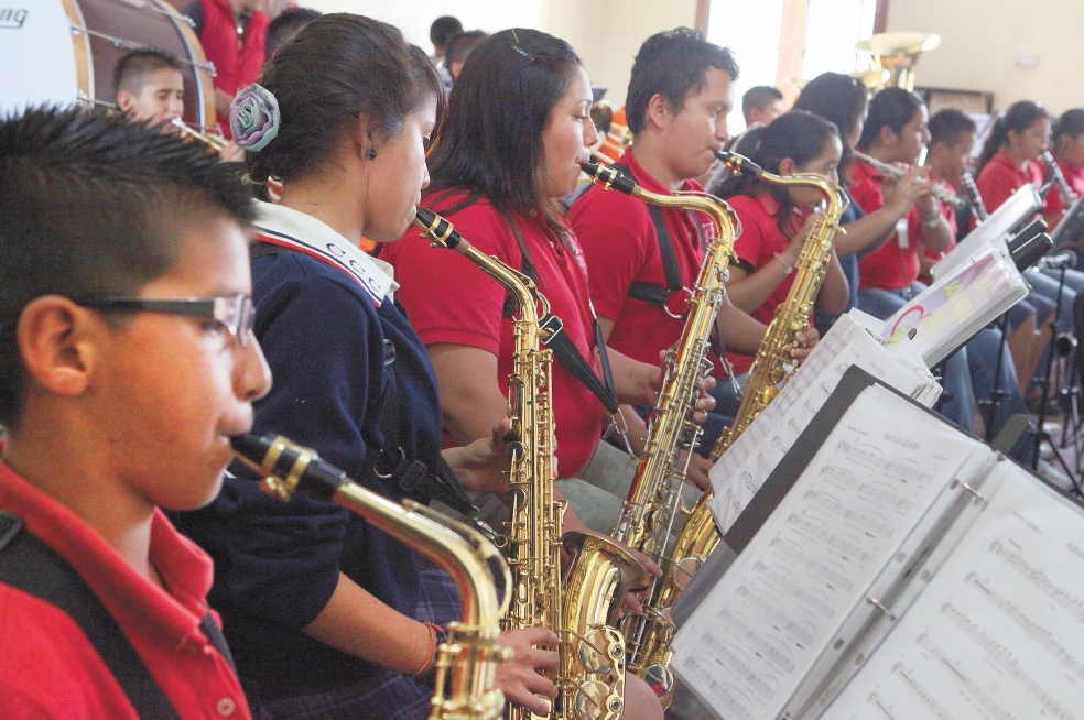 Educación musical: Buscan crear orquestas en escuelas 