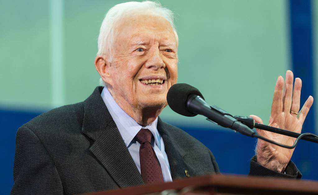 Expresidente Jimmy Carter sale del hospital tras sufrir una fractura pélvica