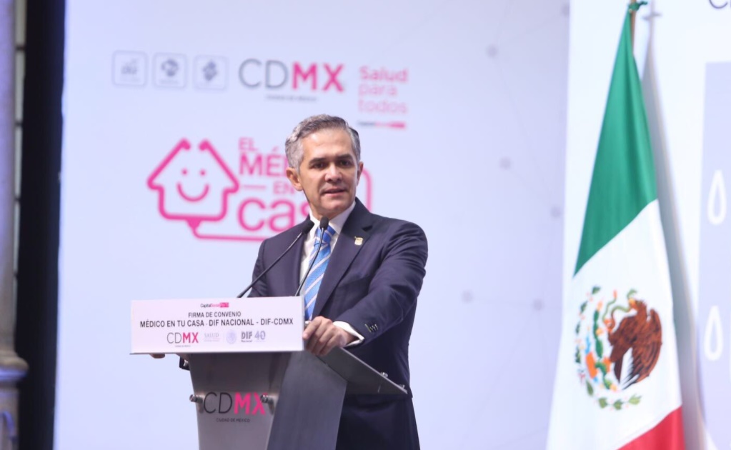 Mancera pide a Peña Nieto retomar discusión sobre salario mínimo