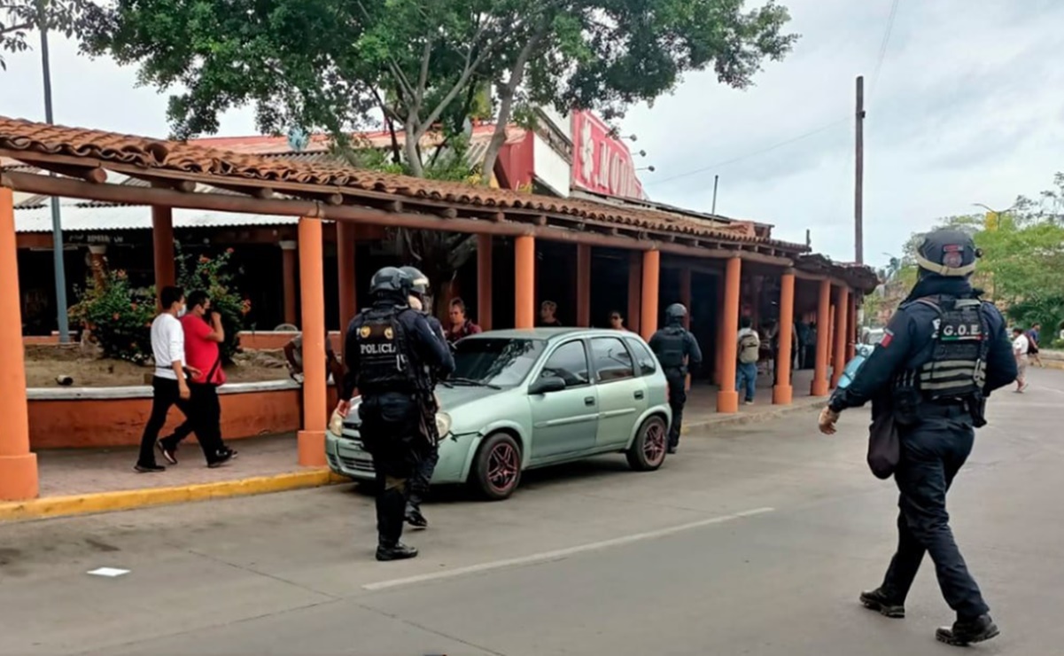 Zihuatanejo amanece sin transporte público por amenazas de la delincuencia