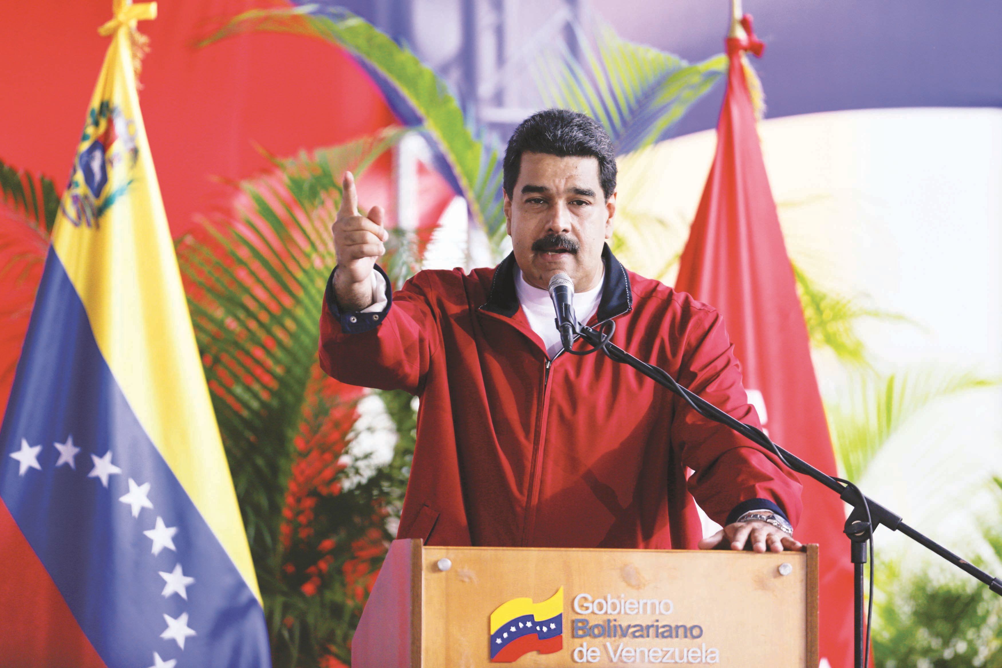 Gobierno de Maduro niega "golpe de Estado"; es "correctivo legal", afirma