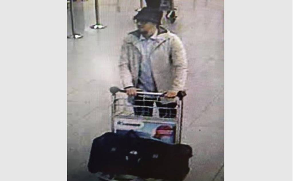 Police issue wanted notice for suspect after Brussels attacks