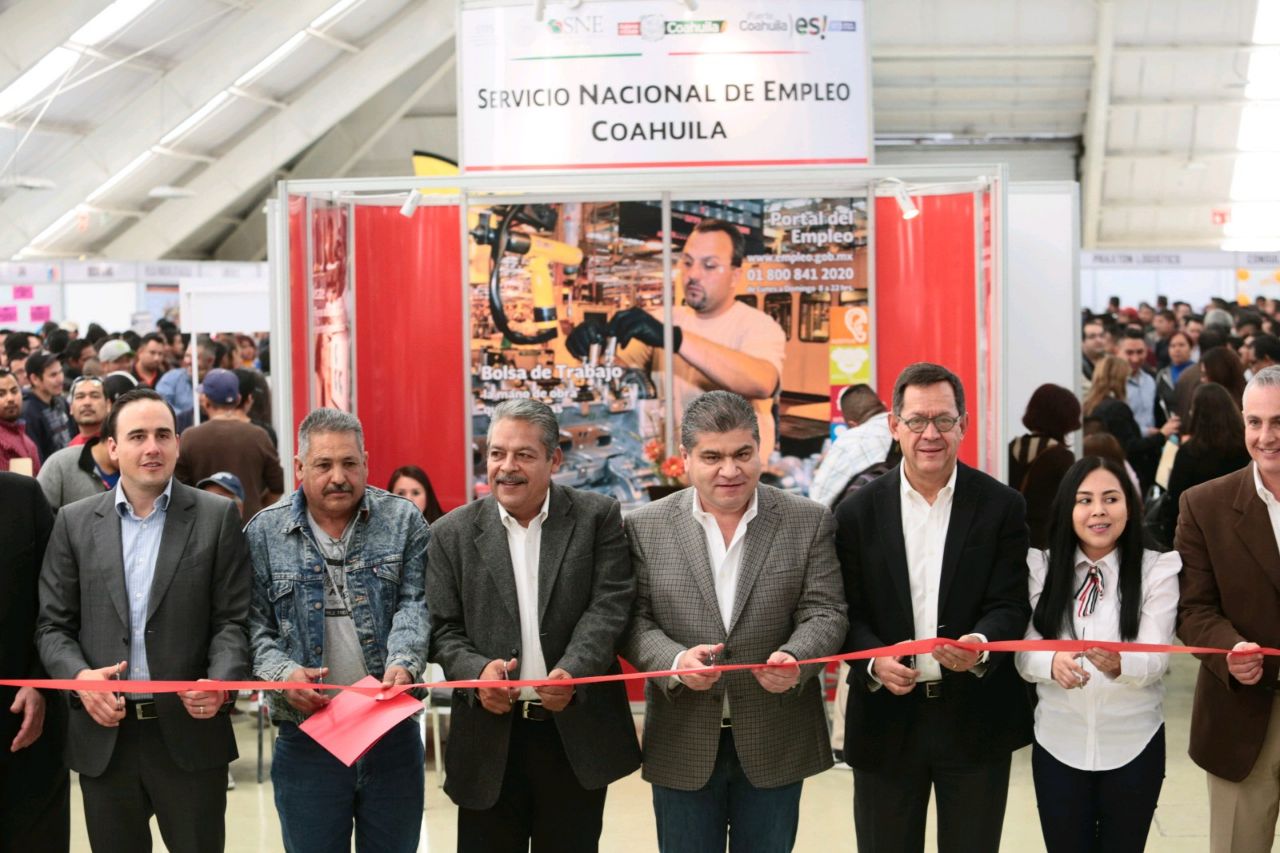 Inaugura Roberto Campa feria del empleo en Coahuila
