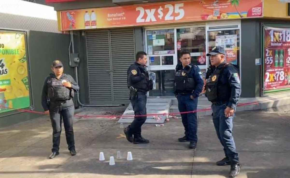 Asalto a tienda de conveniencia deja un policía baleado y cuatro personas detenidas en Iztapalapa
