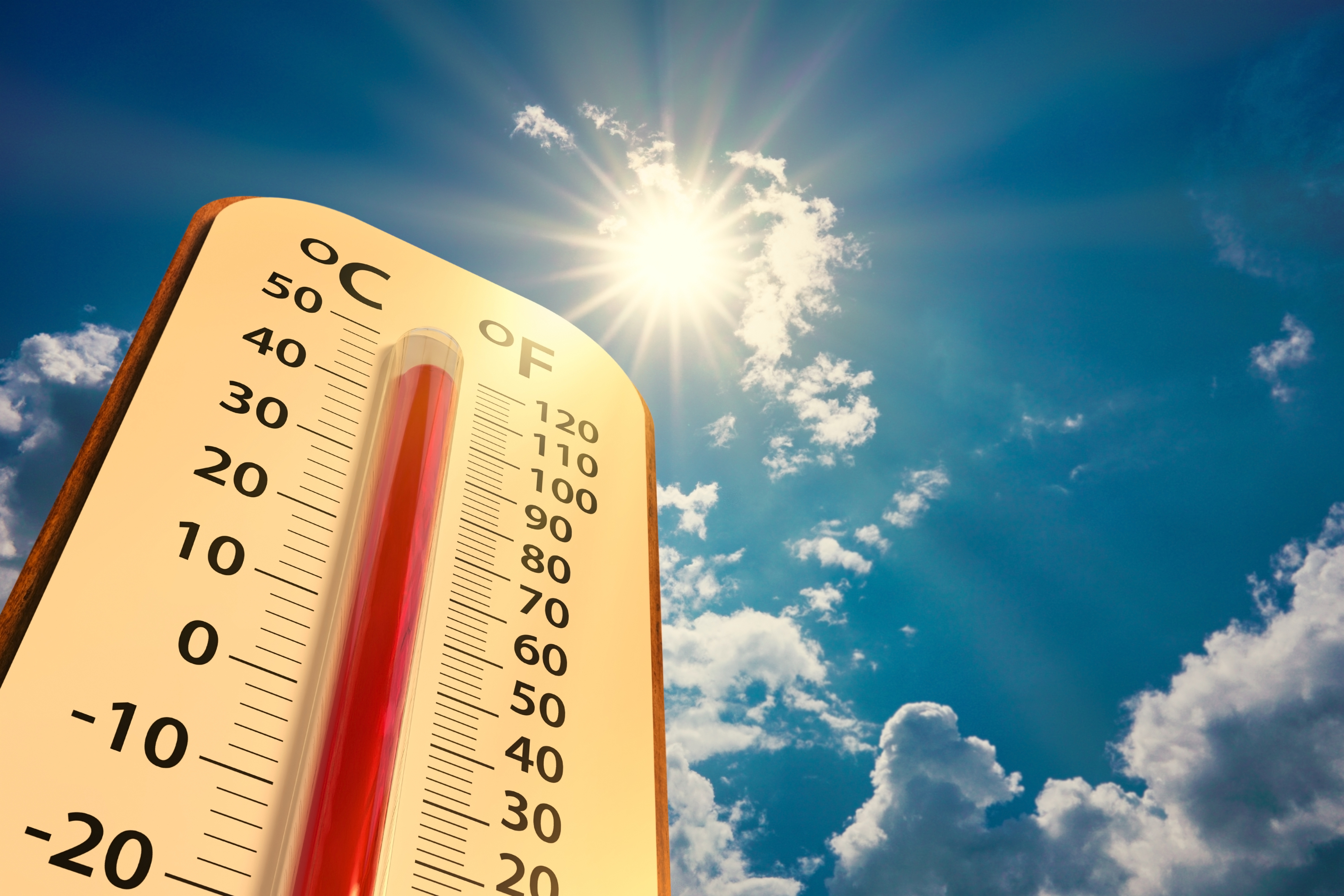 Ciudad Juárez adelanta vacaciones en cientos de escuelas por calor récord; temperaturas de hasta 43°