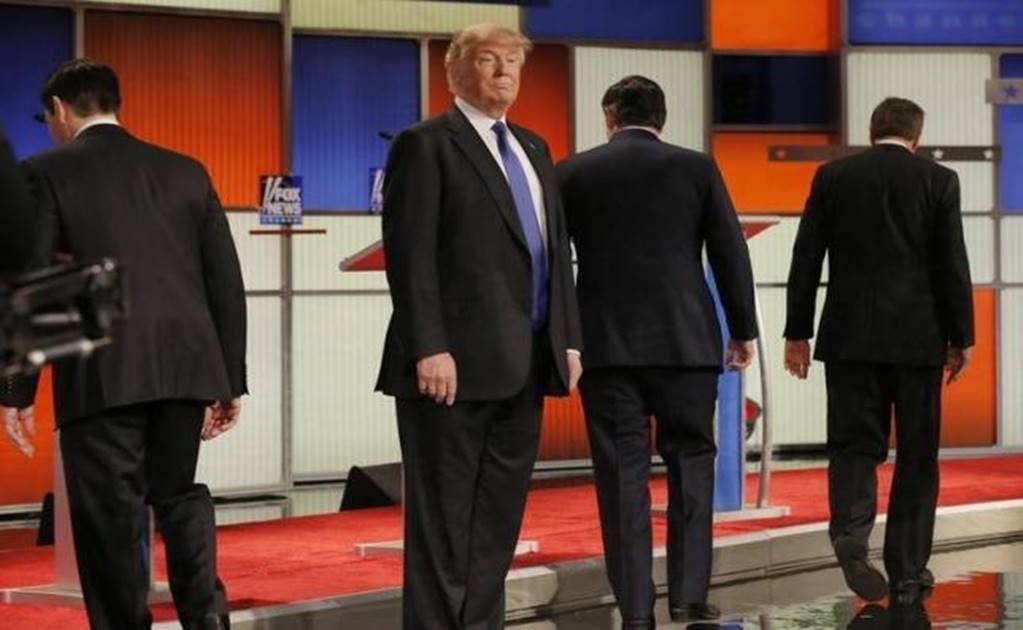 Trump vs. everybody at Republican debate in Detroit