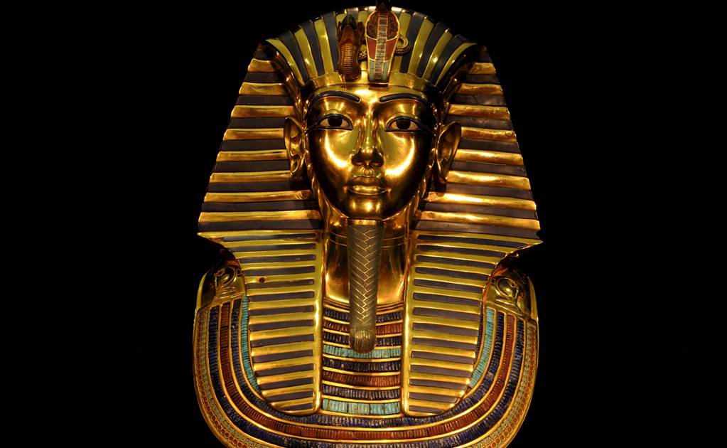 Egipto: Trasladan piezas del ajuar funerario de Tutankamón a nuevo museo