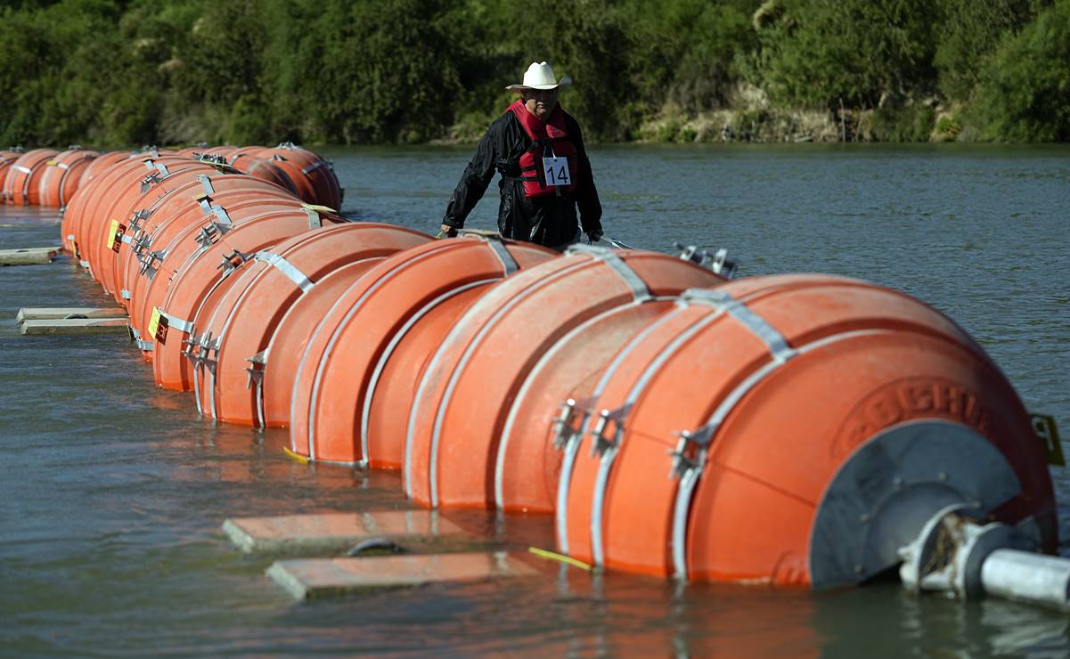 Texas pide a una corte de apelaciones que le permita mantener las boyas en el río Bravo