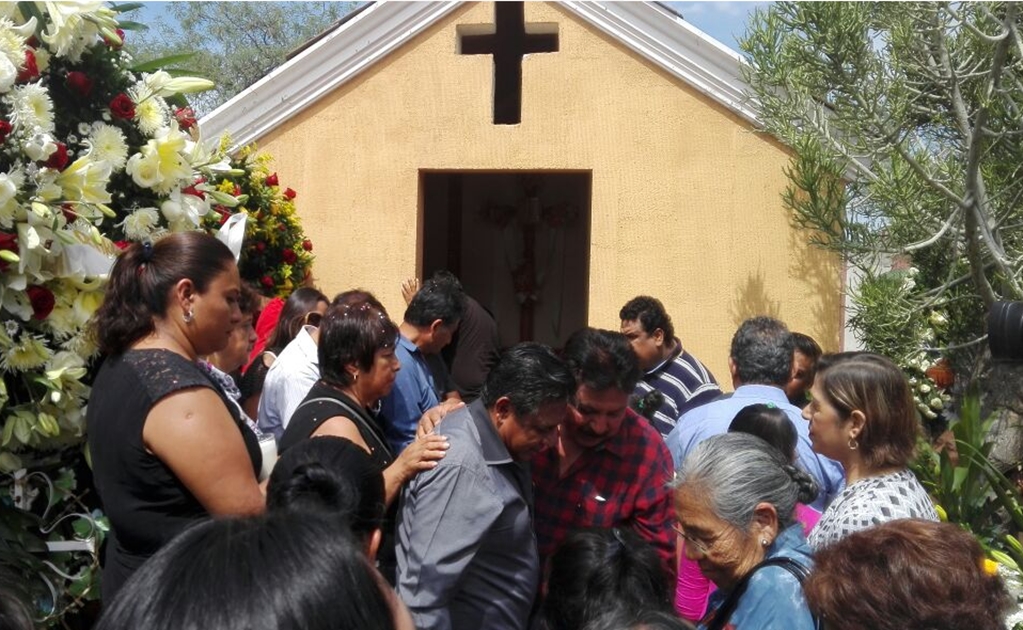 Con lágrimas, despiden al padre Machorro en Puebla
